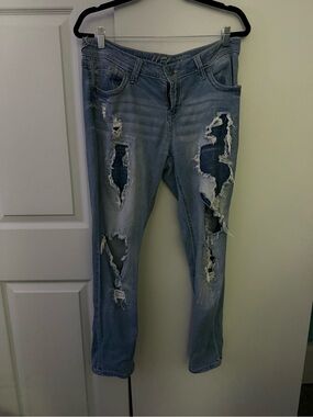 Wallflower Distressed Jeans